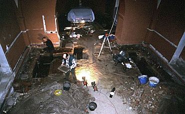 Ausgrabung in dem Kirchenraum 2002/03  (Foto: C.C. von Fick)