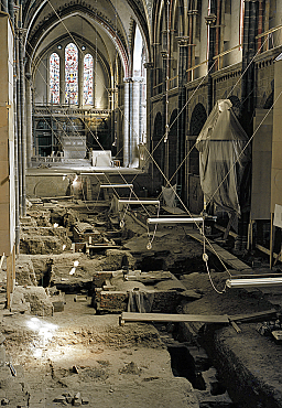 Grabung im Mittelschiff des Bremer Doms  (Foto: Landesarchäologie)