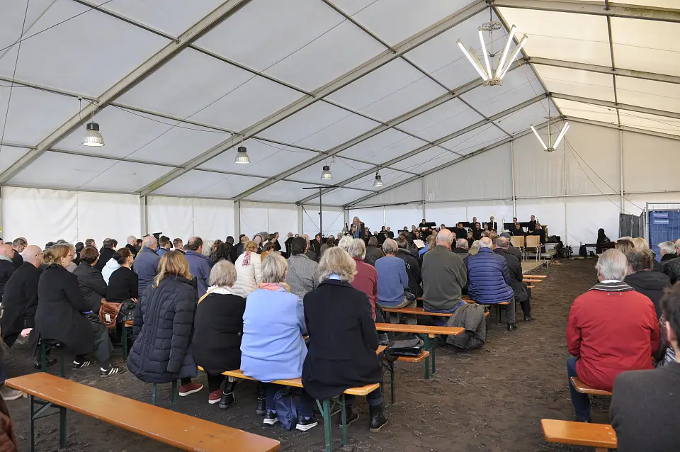 Aufnahme der Veranstaltung von hinten w&auml;hrend Prof. Dr. Uta Halle spricht